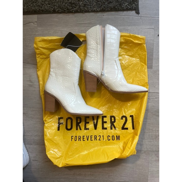 NWT FOREVER 21 snakeskin faux cowgirl boots - Picture 1 of 6